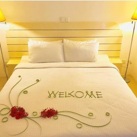 Dhigurah Retreat Beach Exterior photo