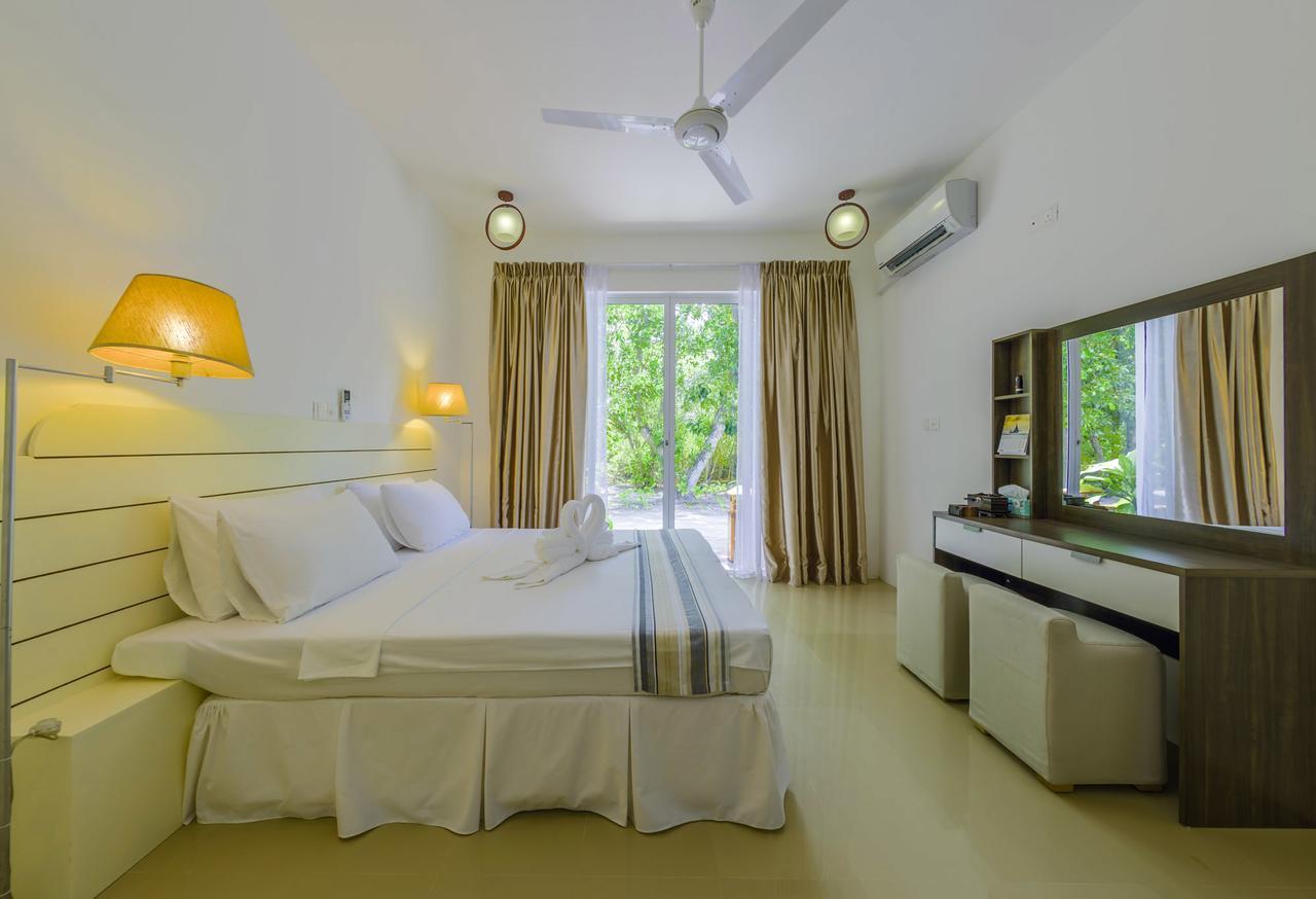 Dhigurah Retreat Beach Exterior photo