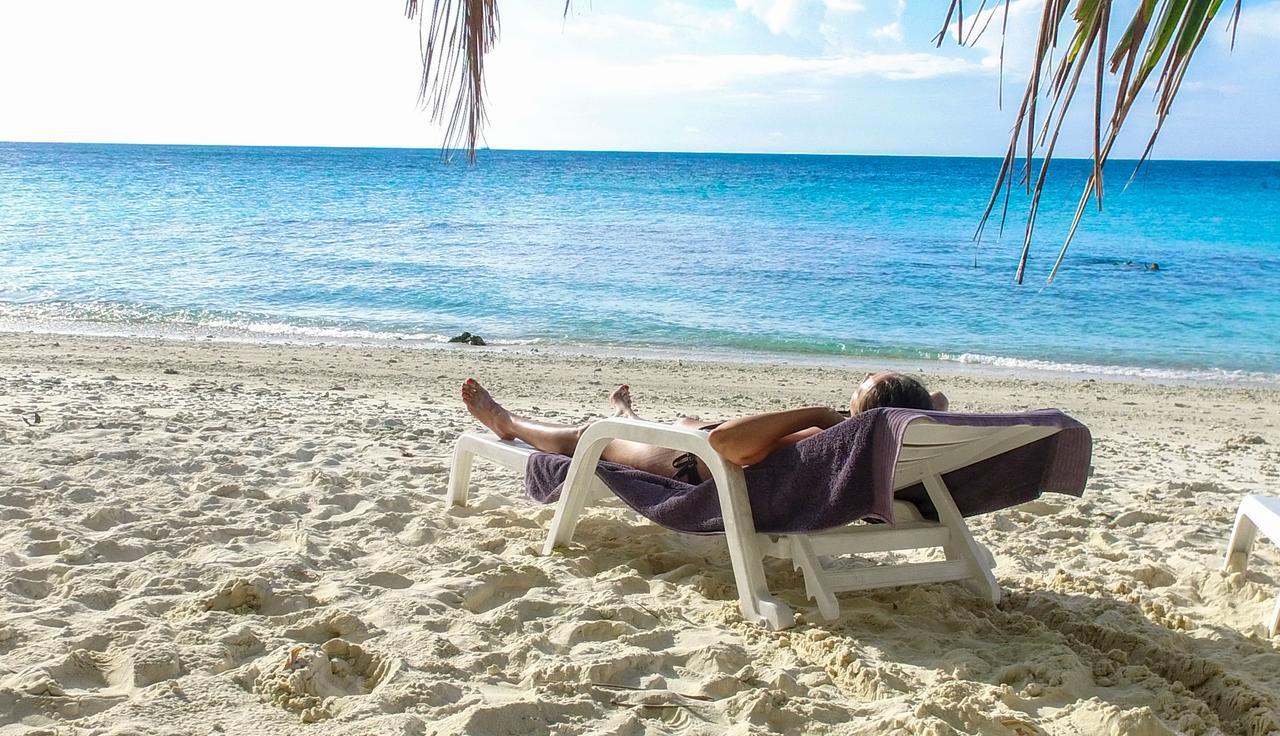 Dhigurah Retreat Beach Exterior photo